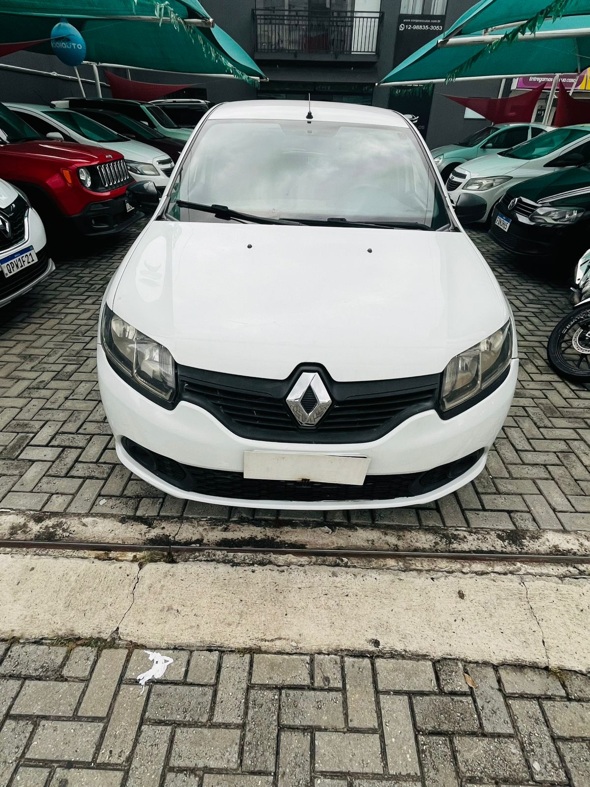 sandero frente